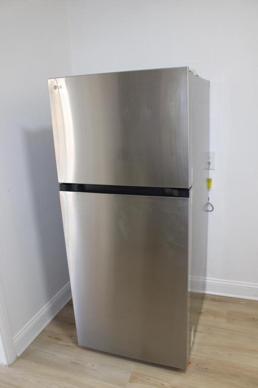 Building Photo - 3910 NE Vivion Rd