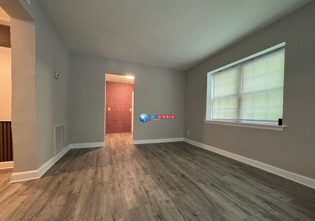 Building Photo - 430 Lindbergh Drive NE