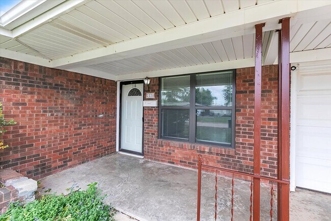 Primary Photo - 2228 SW 61st Terrace