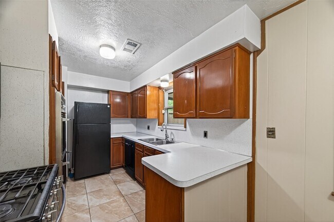 Building Photo - 2609 Raspberry Ln