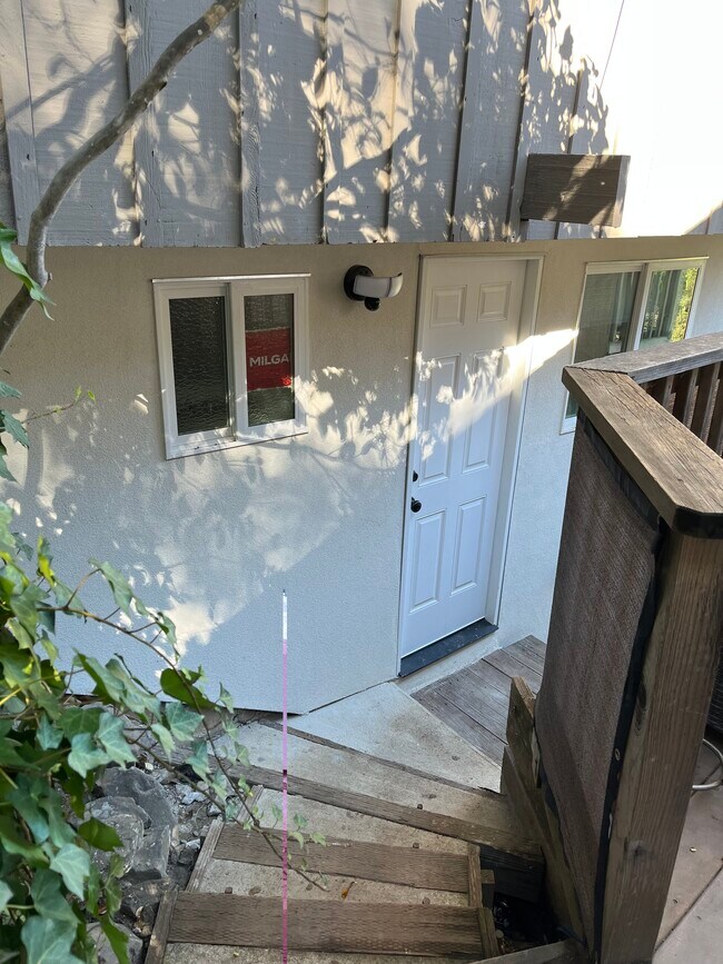 Building Photo - 40 La Encinal