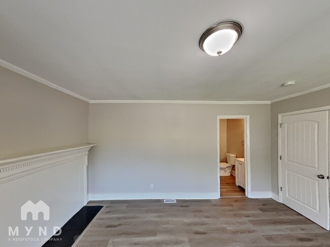 Building Photo - 4922 Statesville Rd