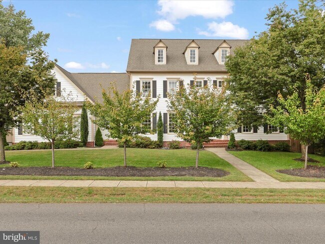 Building Photo - 904 Locust St