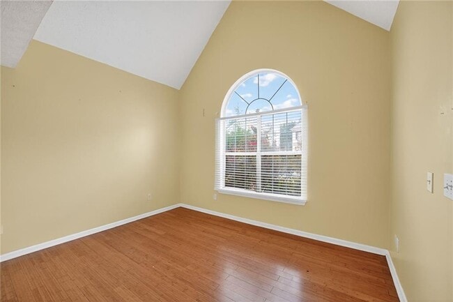 Building Photo - 245 Vaness Dr