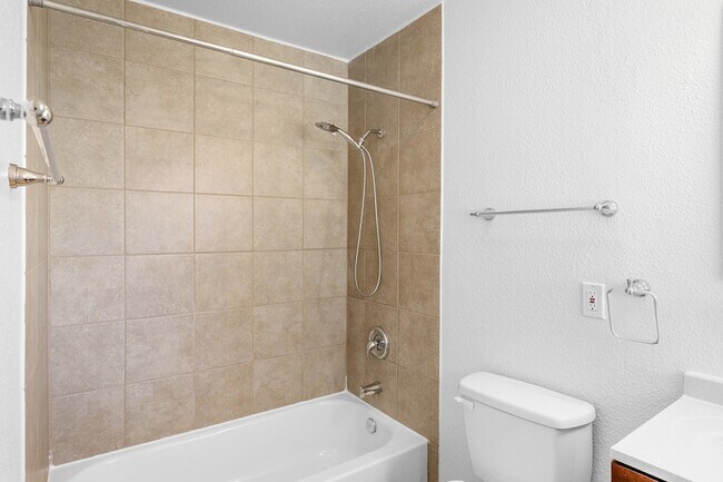 Building Photo - 3052 Cameo Ln
