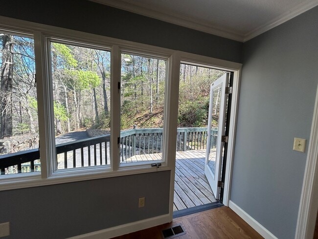 Building Photo - Central AVL - Large Custom Built Home with...