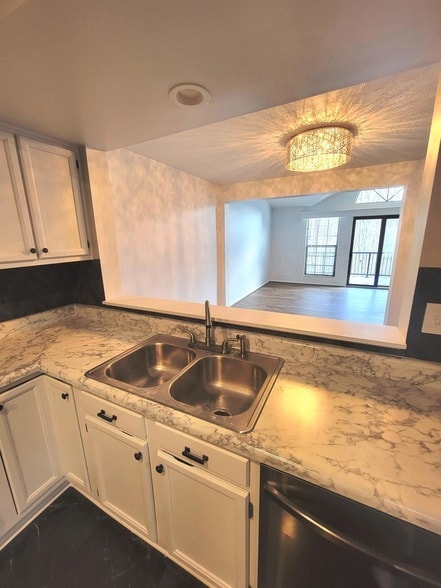 Building Photo - 1608 Shady Cove Ln