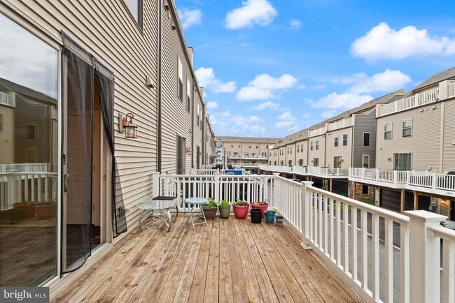 Building Photo - 1109 Madeira Terrace SE