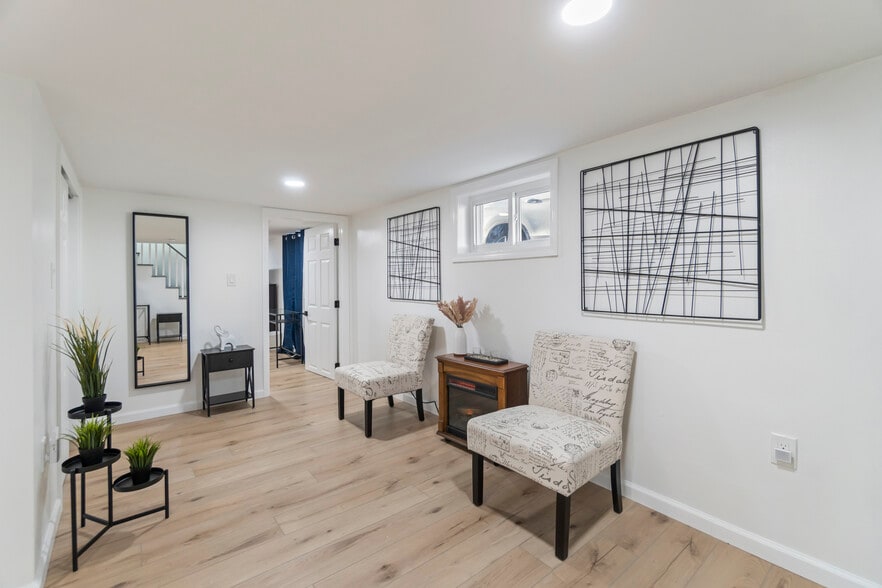Building Photo - 65 Avenue A