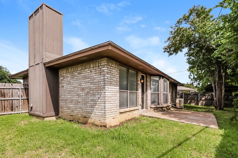 Building Photo - 7051 S Meadow Dr E