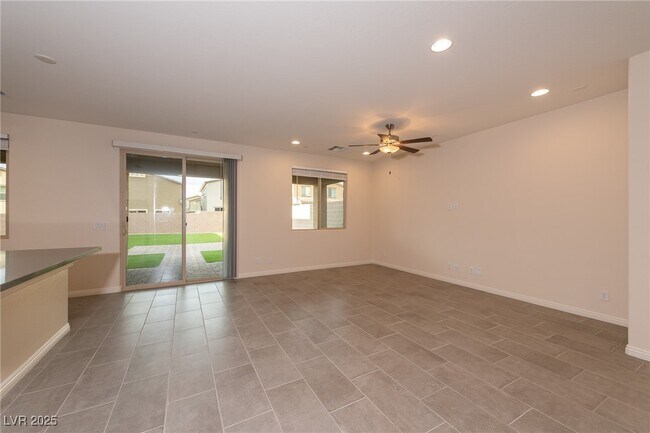 Building Photo - 2926 Caxton Grove Dr
