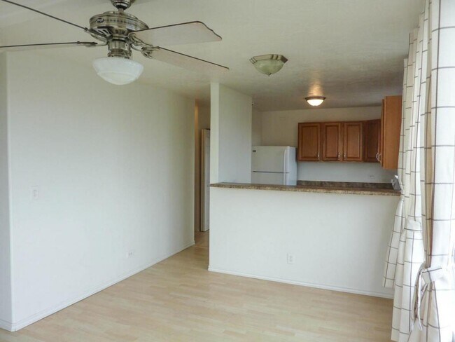 Building Photo - 495 Liholiho Street, Mount Thomas 204