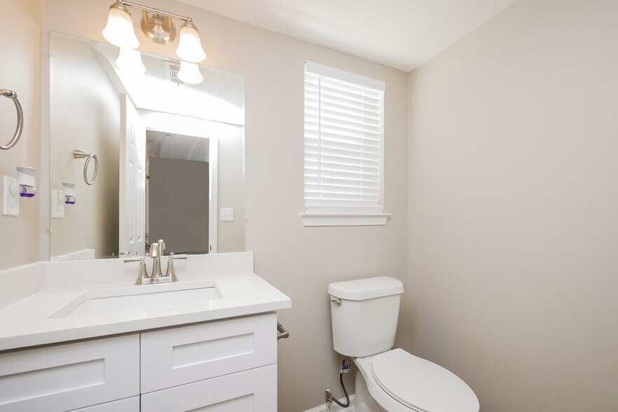 Building Photo - 7605 Briar Crest Ct