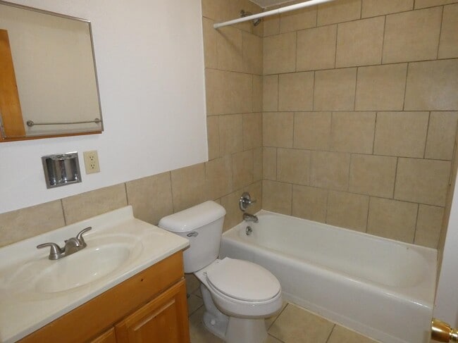 Building Photo - 137 N Wacouta Ave