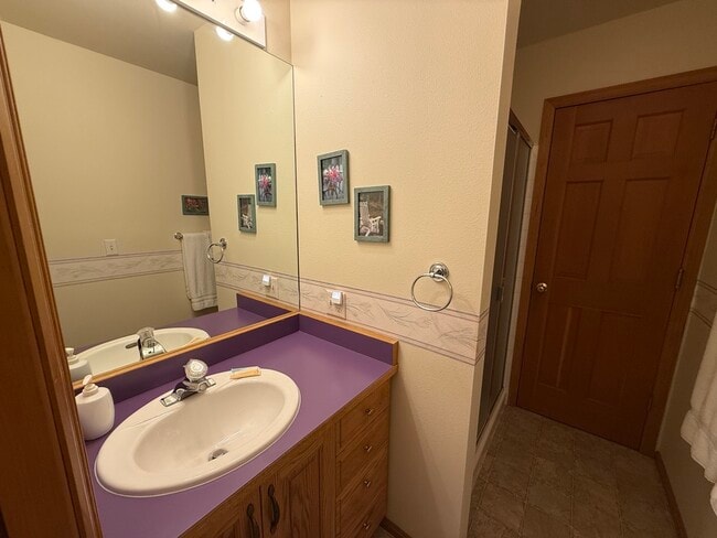 Building Photo - 217 E Pkwy Dr