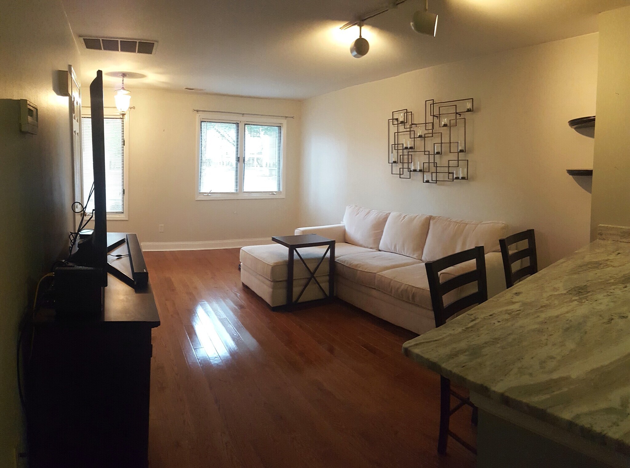 Building Photo - 7 Augusta Dr