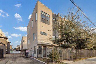 Building Photo - 2401 Crawford St