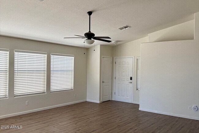 Building Photo - 1448 N Sierra Heights