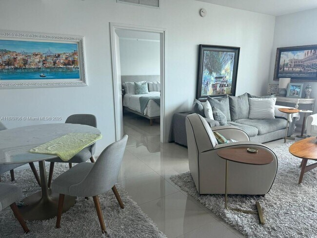 Building Photo - 300 S Biscayne Blvd