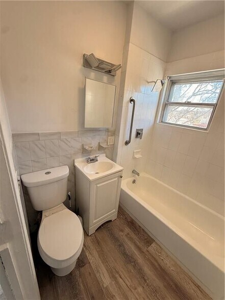 Building Photo - 60 Hendricks St