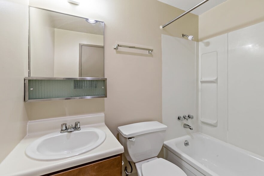 Building Photo - 5625 15th Ave NE