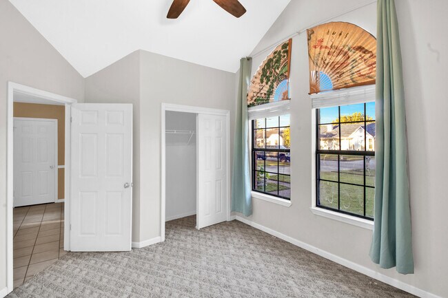 Building Photo - 2232 Fulva Dr