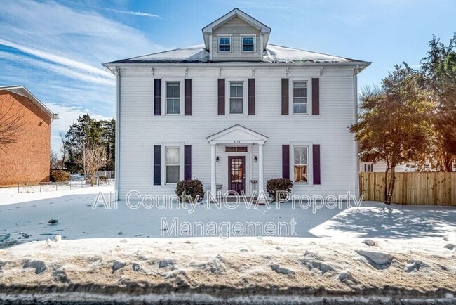 Building Photo - 8753 Signal Hill Rd