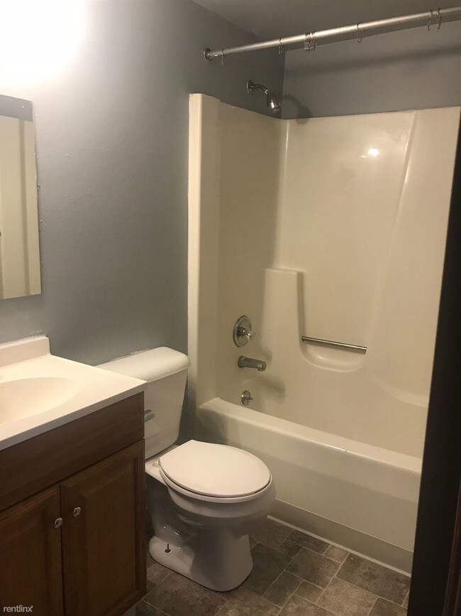 Building Photo - 1450 42nd St SE