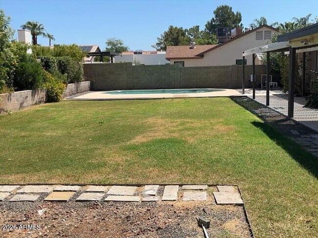 Building Photo - 6110 E Blanche Dr