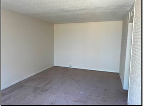 Building Photo - Spacious, three bedroom apartments in safe and quiet neighborhood of Charlotte