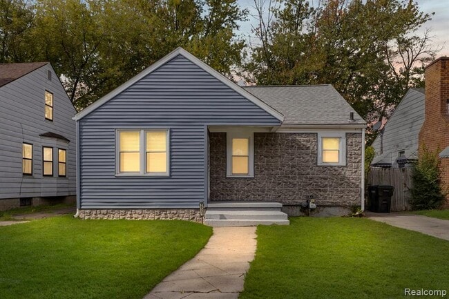 Primary Photo - 16557 Stahelin Ave