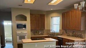 Building Photo - 9918 Alms Park Dr