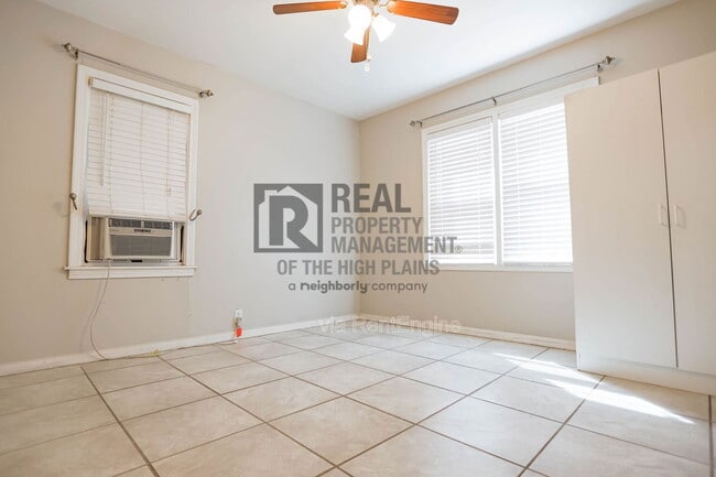 Building Photo - 1542 Parr St