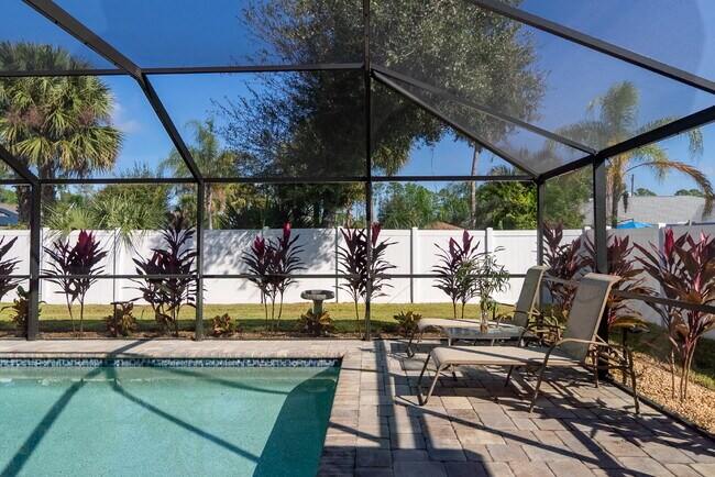 Building Photo - Move in with Zero Deposit! Turnkey Furnish...