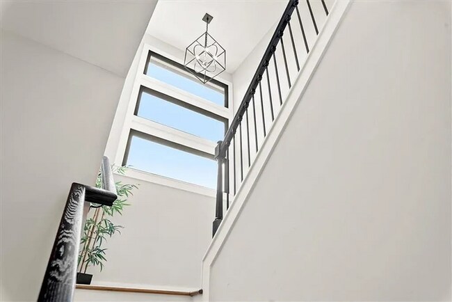 Building Photo - Spacious 4BR/4BA Home in Prime College Park Location