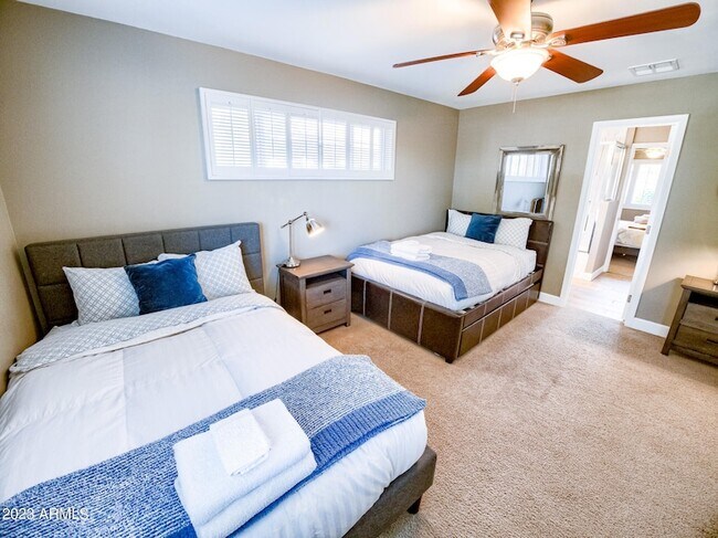 Building Photo - 2301 N 81st Pl