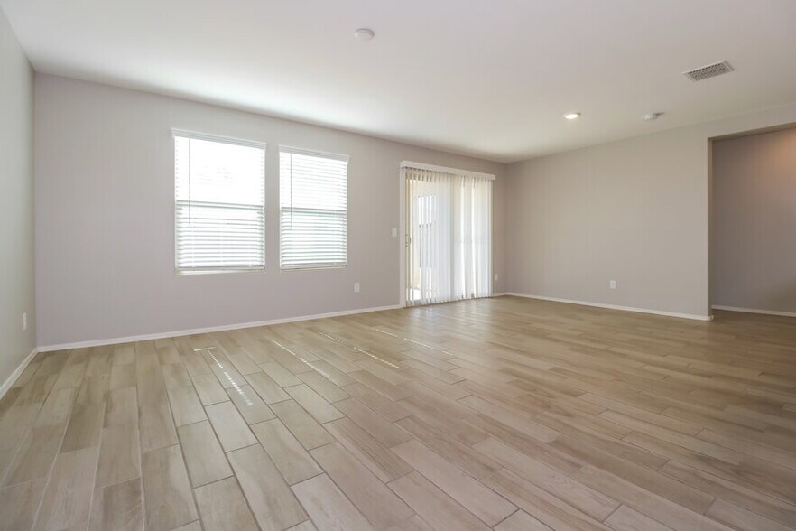 Building Photo - 25773 W Euclid Ave