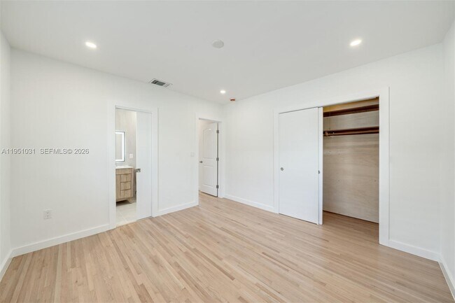 Building Photo - 47 Oviedo Ave