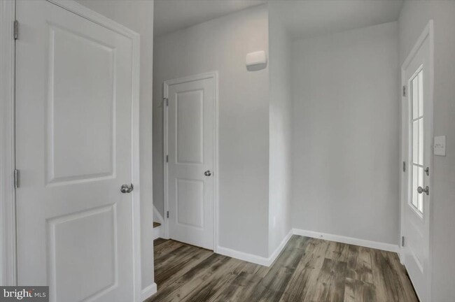 Building Photo - 36 Dahlgren St