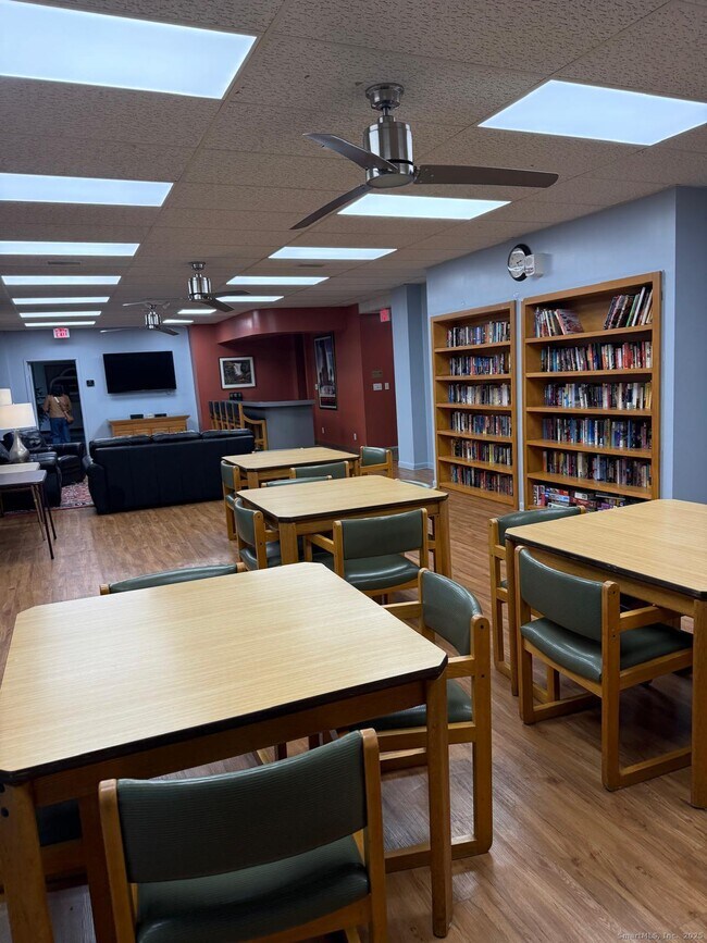 Building Photo - 31 Woodland St