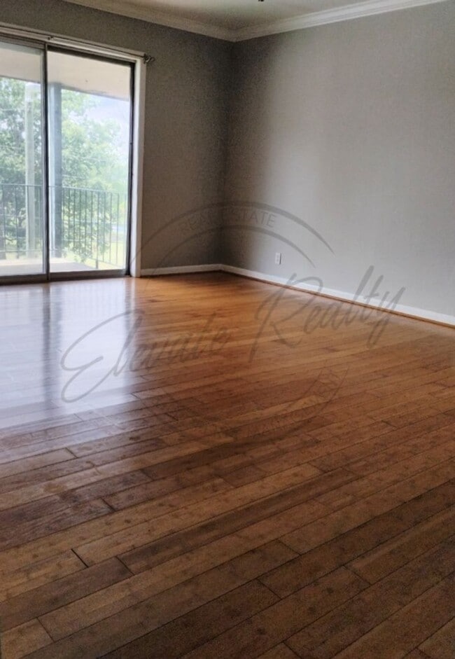 Building Photo - Charming 1 Bedroom | 1 Bath Upstairs Apart...
