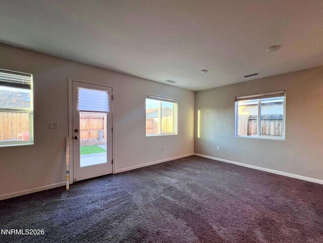 Building Photo - 647 Osino Dr