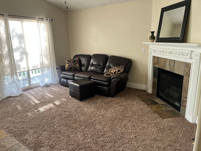 Building Photo - 1383 S Slate Canyon Dr