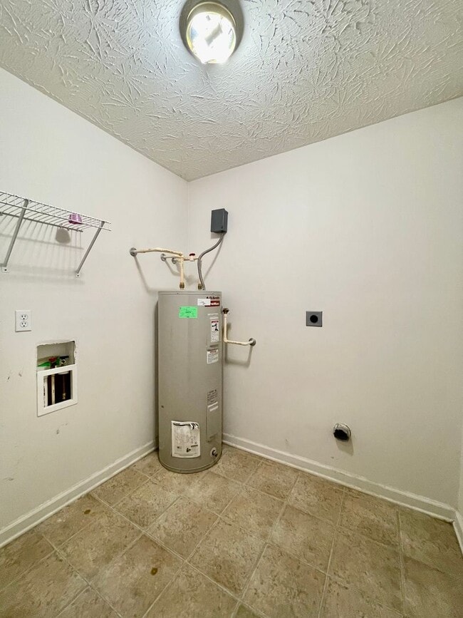 Building Photo - Lovely, Upscale Home! All Electric, Garage, Fenced Backyard; $1,900/Mo with 2 Yr Lease!