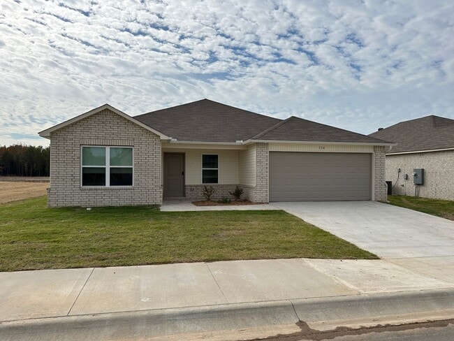 Building Photo - Comfort & Space Await — Pre-Leasing 4BR/2BA in Cypress Bend