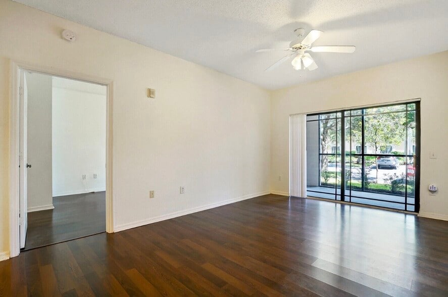 Building Photo - 2812 Grande Pky