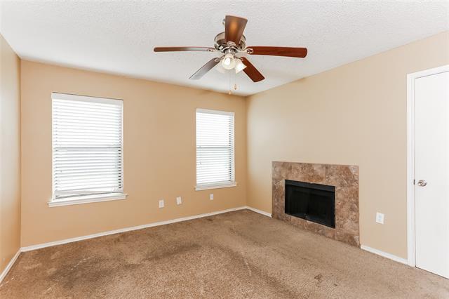 Building Photo - 945 Thorton Dr
