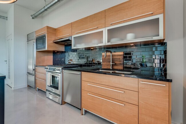 Building Photo - Newport Lofts 1502