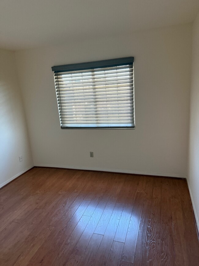 Building Photo - 16376 Avenida Venusto