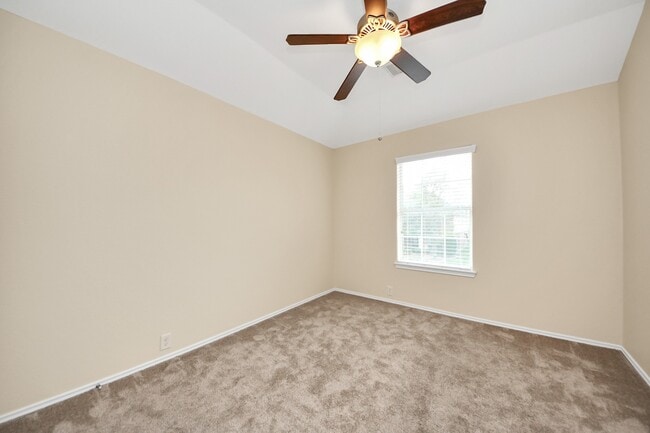 Building Photo - 6003 Baileys Run Ln